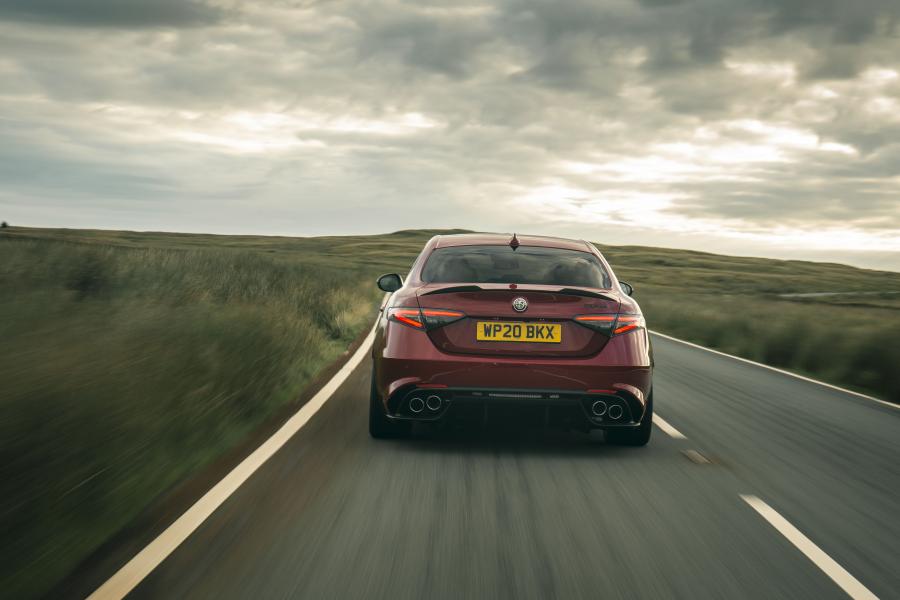  Alfa Romeo Giulia Quadrifoglio (952) 2020 года  (UK) (фото 16 из 34)